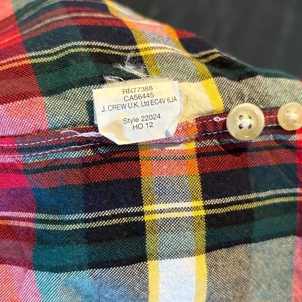 J. Crew Oxford‎ plaid men’s button down shirt. Size Medium